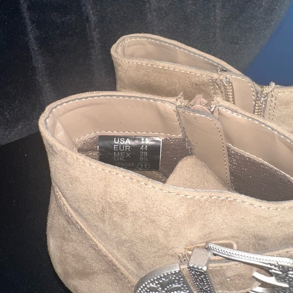 Perfect condition - size 11 boots!! - Picture 5 of 5